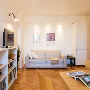 Joivy Homey 1-bed With View Near Citylife Appartamento Milano